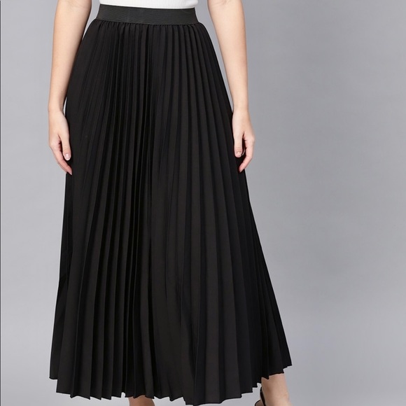 Black Accordian Pleat Maxi Skirt, Brand new with tags, Size-Large - Picture 3 of 11